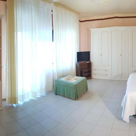 Stylish Apt Terina - Le Lincelle, Lamezia - Bright, Spacious, Elegant And With Terrace 산테우페미아 라메지아 외부 사진