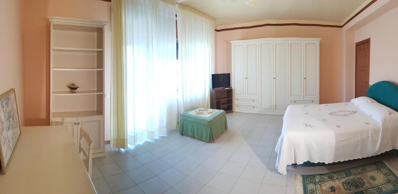 Stylish Apt Terina - Le Lincelle, Lamezia - Bright, Spacious, Elegant And With Terrace 산테우페미아 라메지아 외부 사진