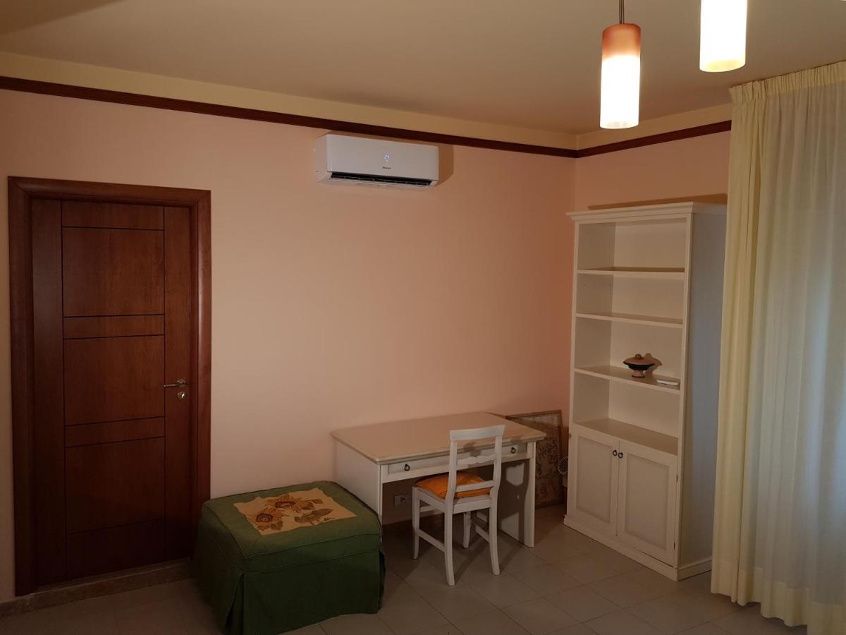 Stylish Apt Terina - Le Lincelle, Lamezia - Bright, Spacious, Elegant And With Terrace 산테우페미아 라메지아 외부 사진