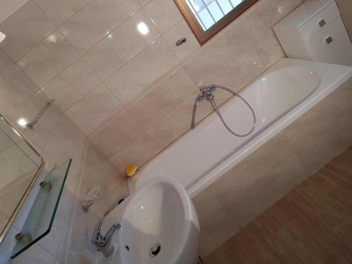 Stylish Apt Terina - Le Lincelle, Lamezia - Bright, Spacious, Elegant And With Terrace 산테우페미아 라메지아 외부 사진