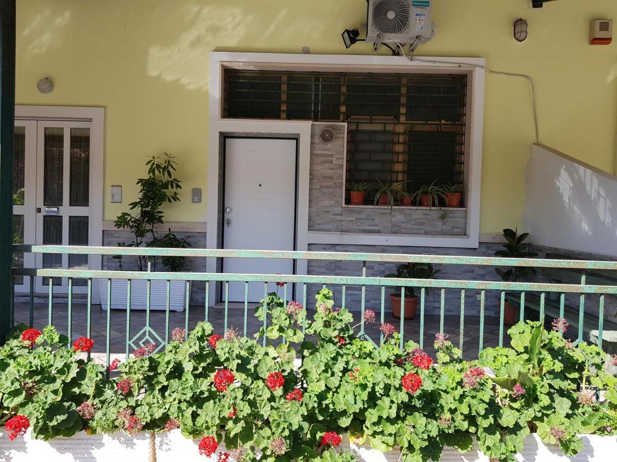 Stylish Apt Terina - Le Lincelle, Lamezia - Bright, Spacious, Elegant And With Terrace 산테우페미아 라메지아 외부 사진