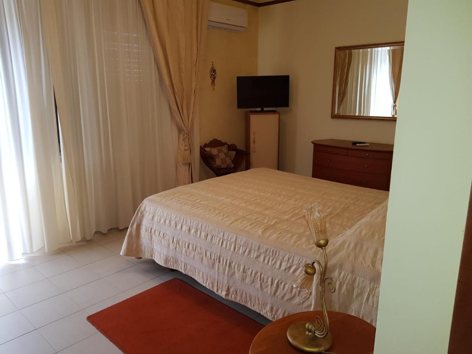 Stylish Apt Terina - Le Lincelle, Lamezia - Bright, Spacious, Elegant And With Terrace 산테우페미아 라메지아 외부 사진