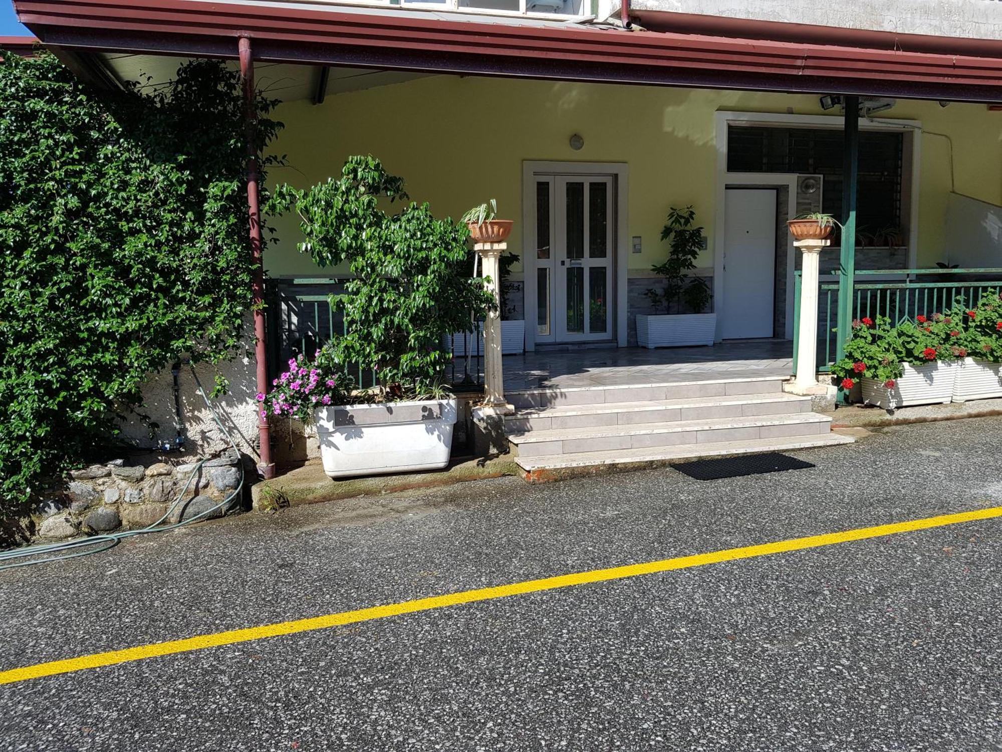 Stylish Apt Terina - Le Lincelle, Lamezia - Bright, Spacious, Elegant And With Terrace 산테우페미아 라메지아 외부 사진